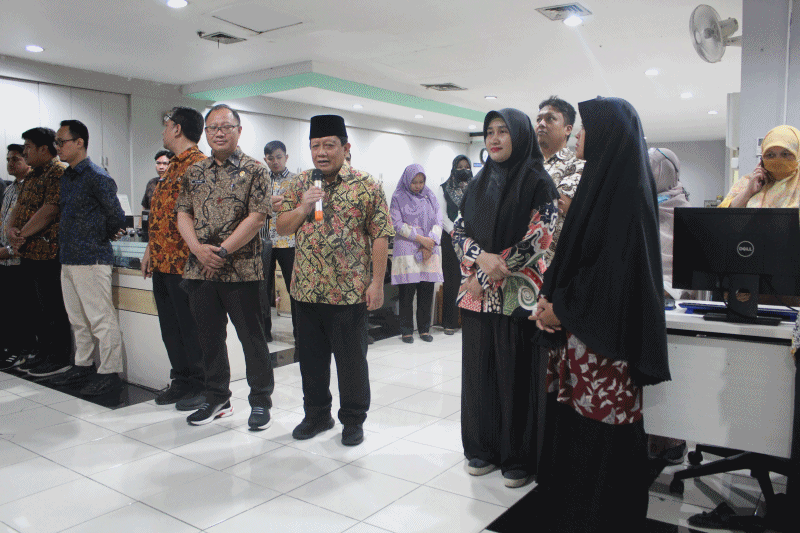 Tingkatkan Kinerja, Kepala DPMPTSP Kota Surabaya Berikan Arahan dan Motivasi